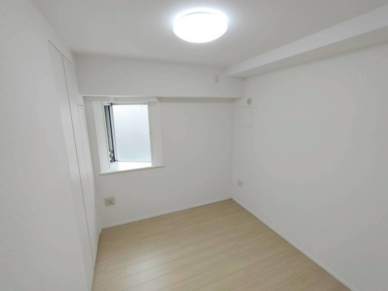 リストレジデンス茅ヶ崎海岸の洋室