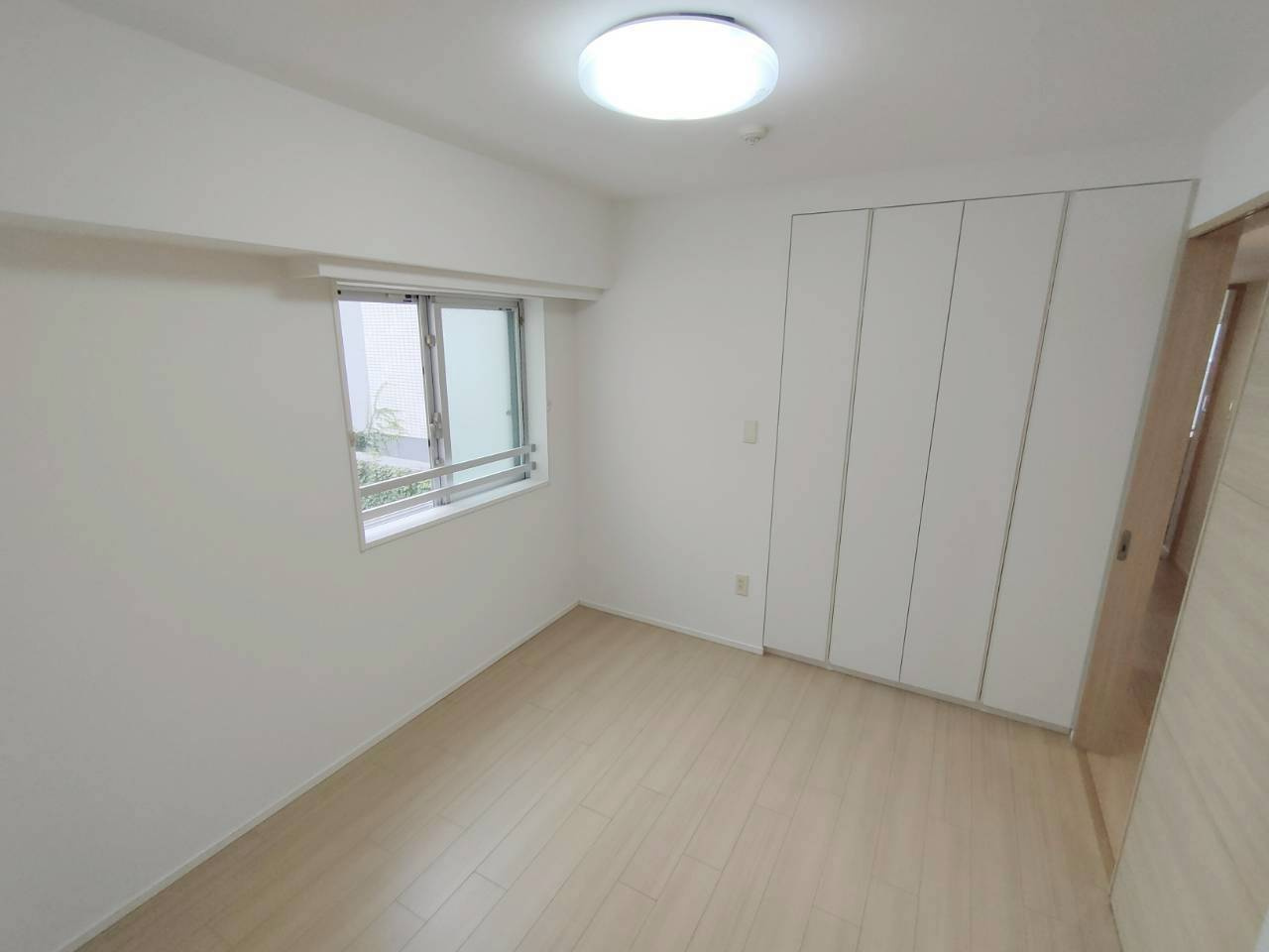 リストレジデンス茅ヶ崎海岸の洋室