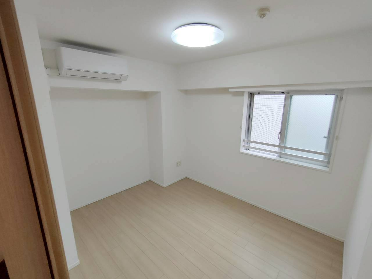 リストレジデンス茅ヶ崎海岸の洋室