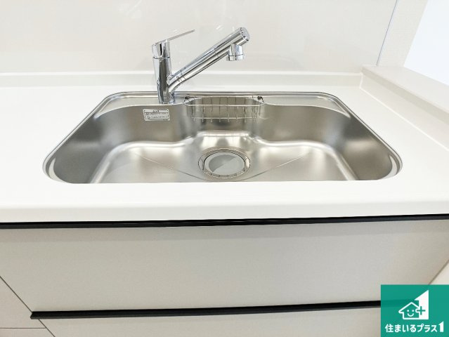 加古郡播磨町宮西　第3期　新築一戸建てのキッチン|蛇口の先端に浄水器を内蔵しています！原水と浄水、お湯と冷水、シャワーの切替えがワンタッチなので用途によって使い分けられます。