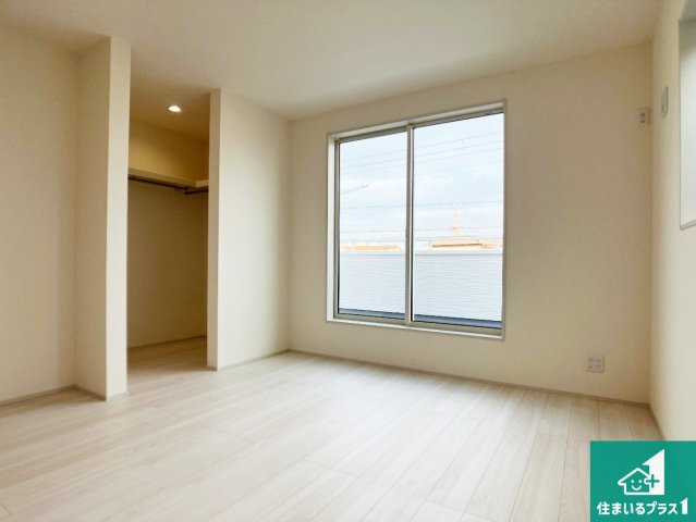 加古郡播磨町宮西　第3期　新築一戸建ての洋室|周辺は落ち着いた街並みの住宅地！子育てがしやすい住環境です！まだ未完成ですが、現地でしかわからない事もございます。是非一度ご覧ください。