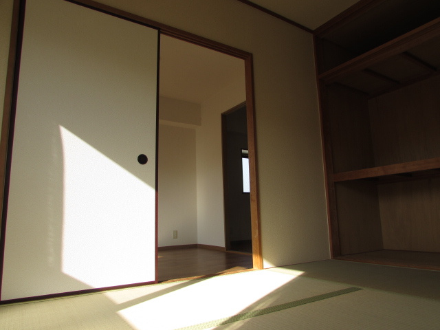 メゾンブランシェの和室|落ち着いた雰囲気の和室付きです