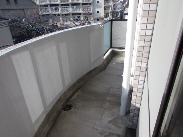 メゾンブランシェのバルコニー|広々としたバルコニーです