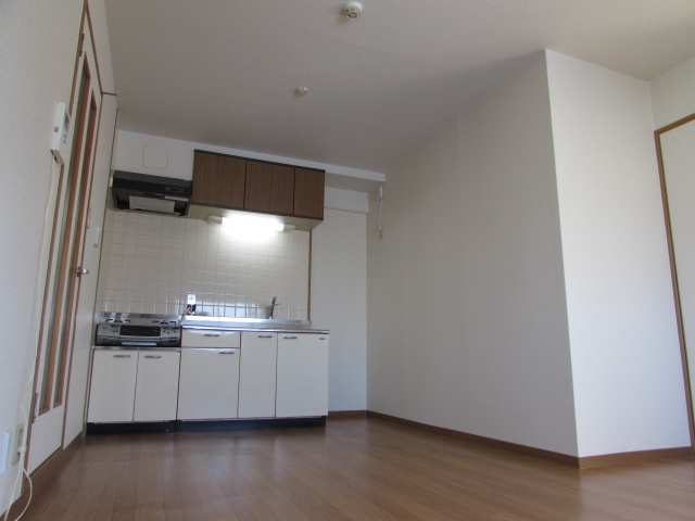 メゾンブランシェの居間・リビング|おしゃれな居間です