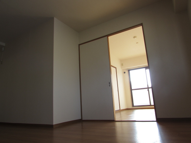 メゾンブランシェの居間・リビング|ゆったり過ごせるリビングです