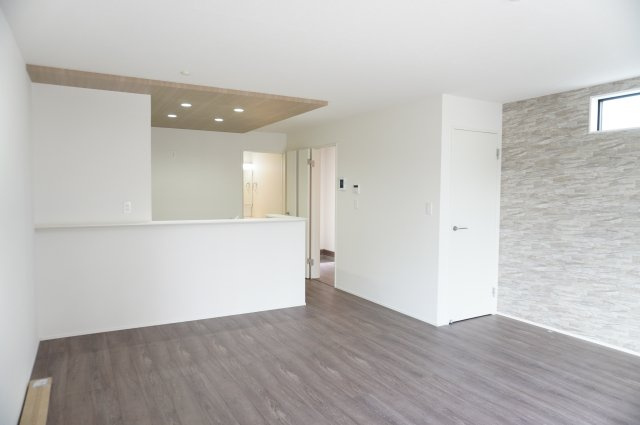 越谷市宮本町4丁目 新築分譲住宅の居間・リビング