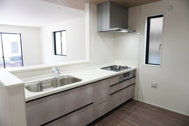 越谷市宮本町4丁目 新築分譲住宅のキッチン