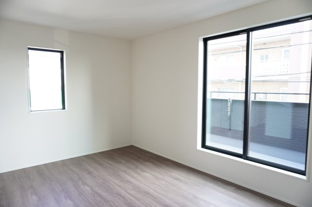 越谷市宮本町4丁目 新築分譲住宅の洋室