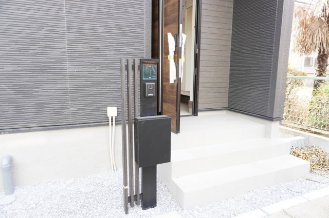 越谷市宮本町4丁目 新築分譲住宅のその他|インターホン機能付き門柱