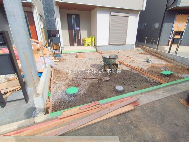 祝：成約済み　八王子市　大和田町　新築戸建て　１０期の駐車場|～仲介手数料無料☆八王子ひなた不動産～　八王子市大和田町　新築戸建て