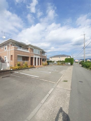 【駐車場】 | エルシャトー吉備Ⅴ | カースペースがあります