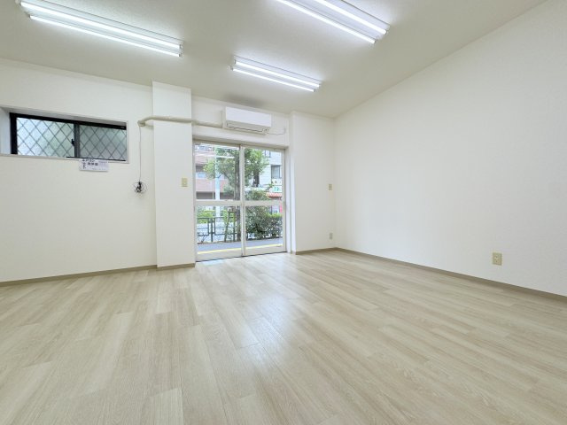 堀切3丁目事務所の居間・リビング