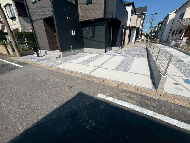 三郷市　鷹野5丁目　新築戸建　全1棟の駐車場|施工例です