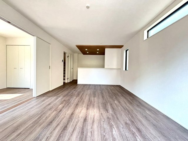 三郷市　鷹野5丁目　新築戸建　全1棟の居間・リビング|施工例です