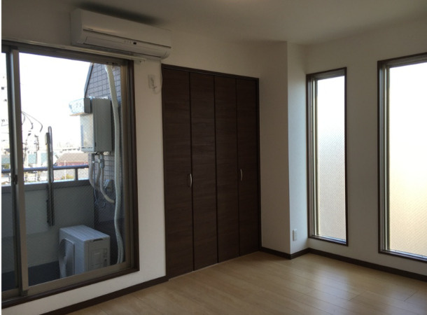 ファブール中村橋の居間・リビング