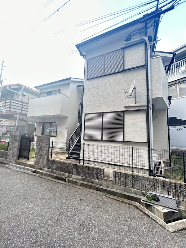 ハイツ中山手の外観