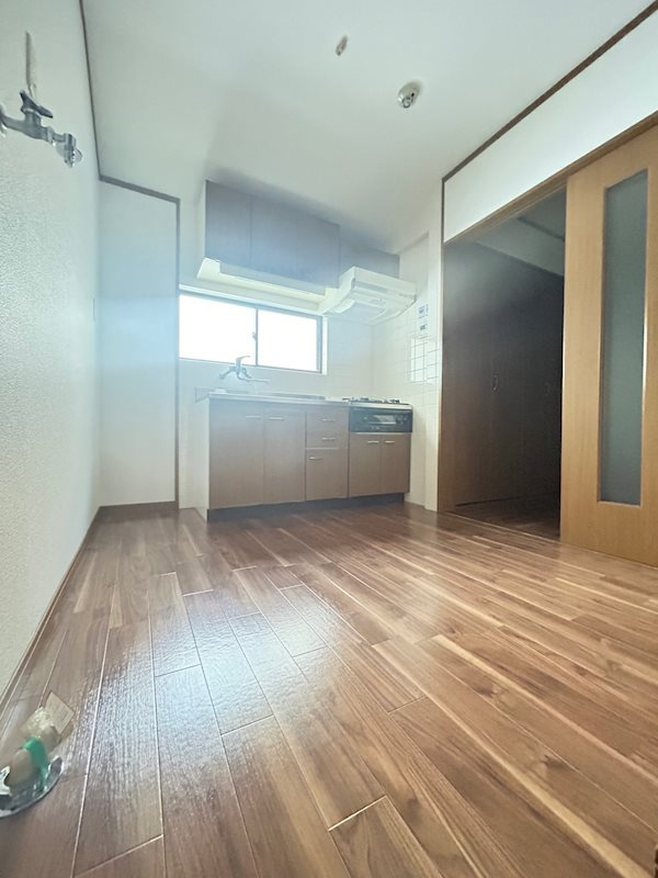 ハイツ中山手の居間・リビング