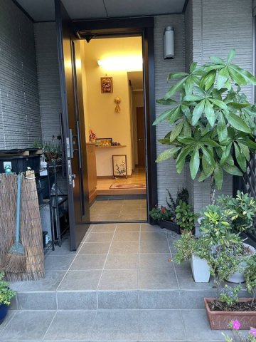 大字浮田（コモンズ生目心町）の玄関