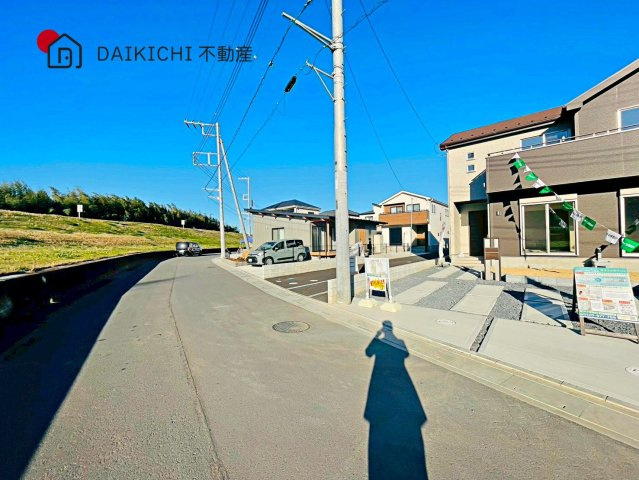 【前面道路含む現地写真】 | 川島町下伊草　いろどりアイタウン　新築戸建　全13棟　12号棟