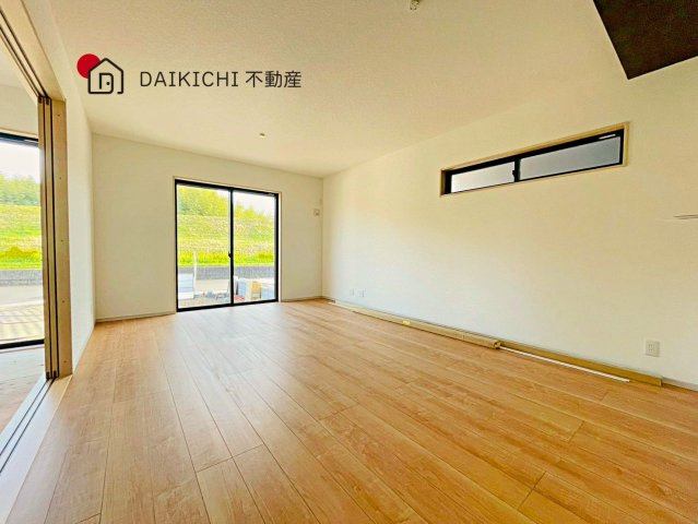 【居間・リビング】 | 川島町下伊草　いろどりアイタウン　新築戸建　全13棟　13号棟