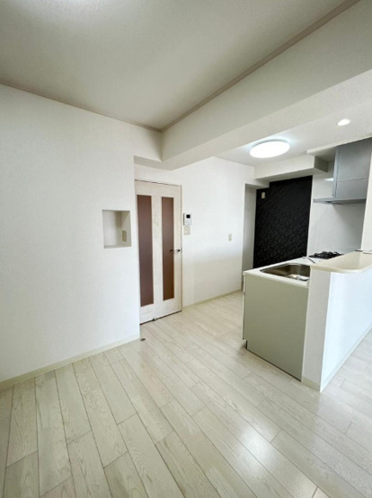 【居間・リビング】 | コスモ八尾 | 【LDK】対面式のキッチンです♪