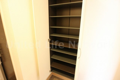 【設備】 | CREST K | 収納力たっぷりのシューズボックスで玄関すっきり！