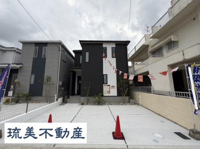 【外観】 | 那覇市具志（全7棟）A号棟 | A号棟　並列駐車3台可♪