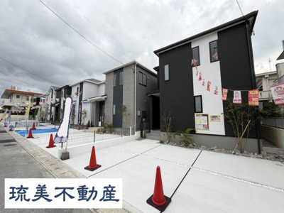 【外観】 | 那覇市具志（全7棟）A号棟 | A号棟　並列駐車3台可♪