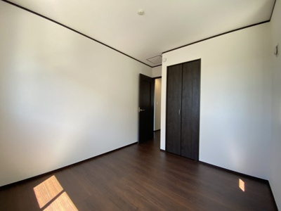 【洋室】 | 那覇市具志（全7棟）A号棟 | A号棟　洋室5.25帖＋CL付き♪