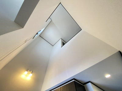 【玄関】 | 那覇市具志（全7棟）A号棟 | A号棟　解放感ある吹き抜け♪