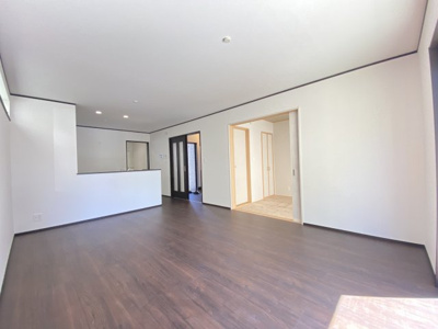 【居間・リビング】 | 那覇市具志（全7棟）A号棟 | A号棟　LDK16帖♪