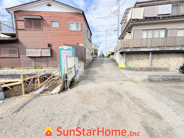 【サンスターホーム】あきる野市草花　新築1邸の前面道路含む現地写真