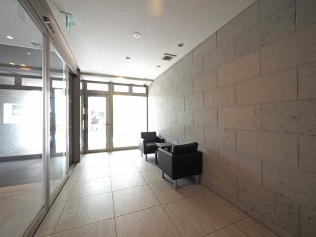 パークナードフィット美章園のロビー