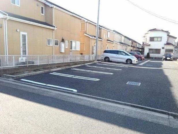 グランディールⅡの駐車場|駐車スペースもあります