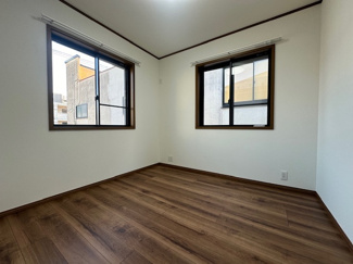 【洋室】 | 2階　南西側4.5帖洋室