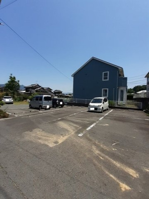 【駐車場】 | レークサイドＡ | 車をお持ちの方に嬉しい駐車場付きの物件です