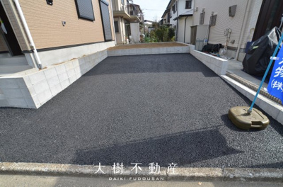 【駐車場】 | 綾瀬市深谷中7丁目  新築戸建て　全1棟【仲介手数料無料】