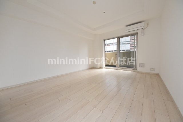 カスタリアタワー肥後橋の居間・リビング|家賃Upで家具付きOK！