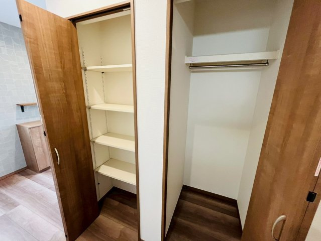 加須市下高柳　第13期　全7邸の収納|〇3号棟　収納〇
棚もついていますのでバッグやアクセサリーなども収納出来ます♪
2025年10月撮影