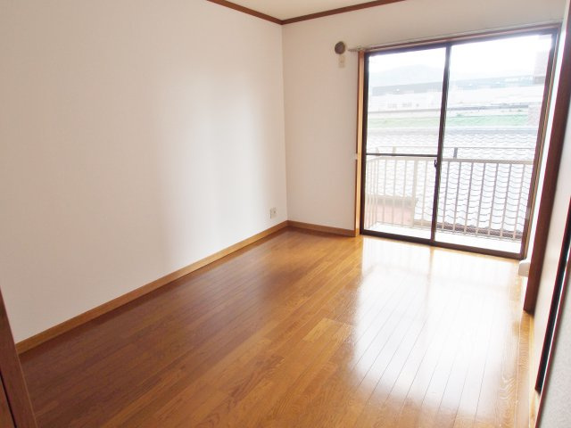 リバティの洋室