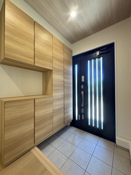 神戸市垂水区千鳥が丘　中古戸建の玄関