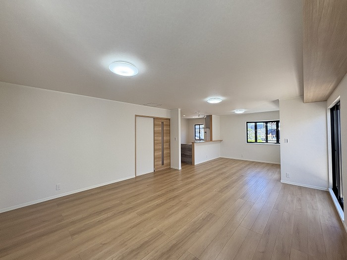 神戸市垂水区千鳥が丘　中古戸建の居間・リビング