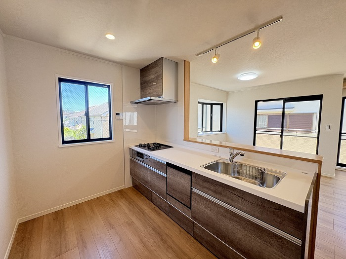 神戸市垂水区千鳥が丘　中古戸建のキッチン