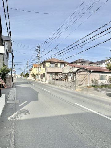 中央区上新屋町の前面道路含む現地写真|前面道路北側を向いて撮影しました。