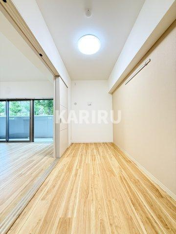 メゾンドボヌール弁天町の洋室