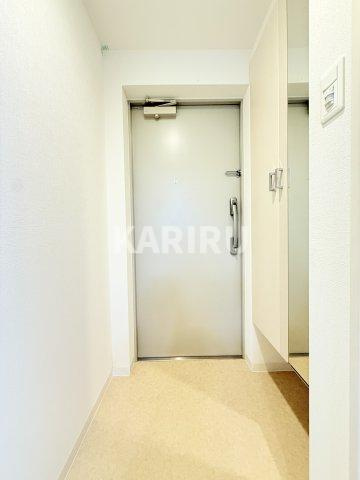 メゾンドボヌール弁天町の玄関