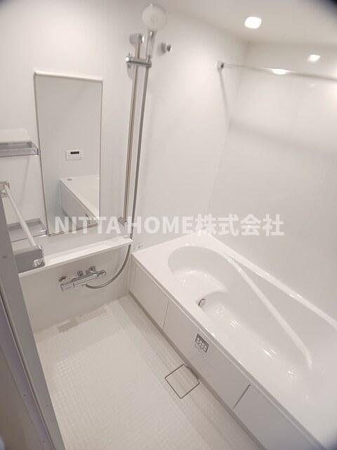 シャルム朝来の浴室|浴室１坪以上で追い焚き、浴室乾燥機能が付いています◇