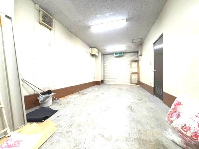 名港ビルのロビー