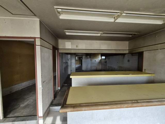 福地　店舗の内装