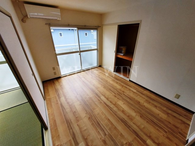 フレグランス三ツ相 B棟の居間・リビング